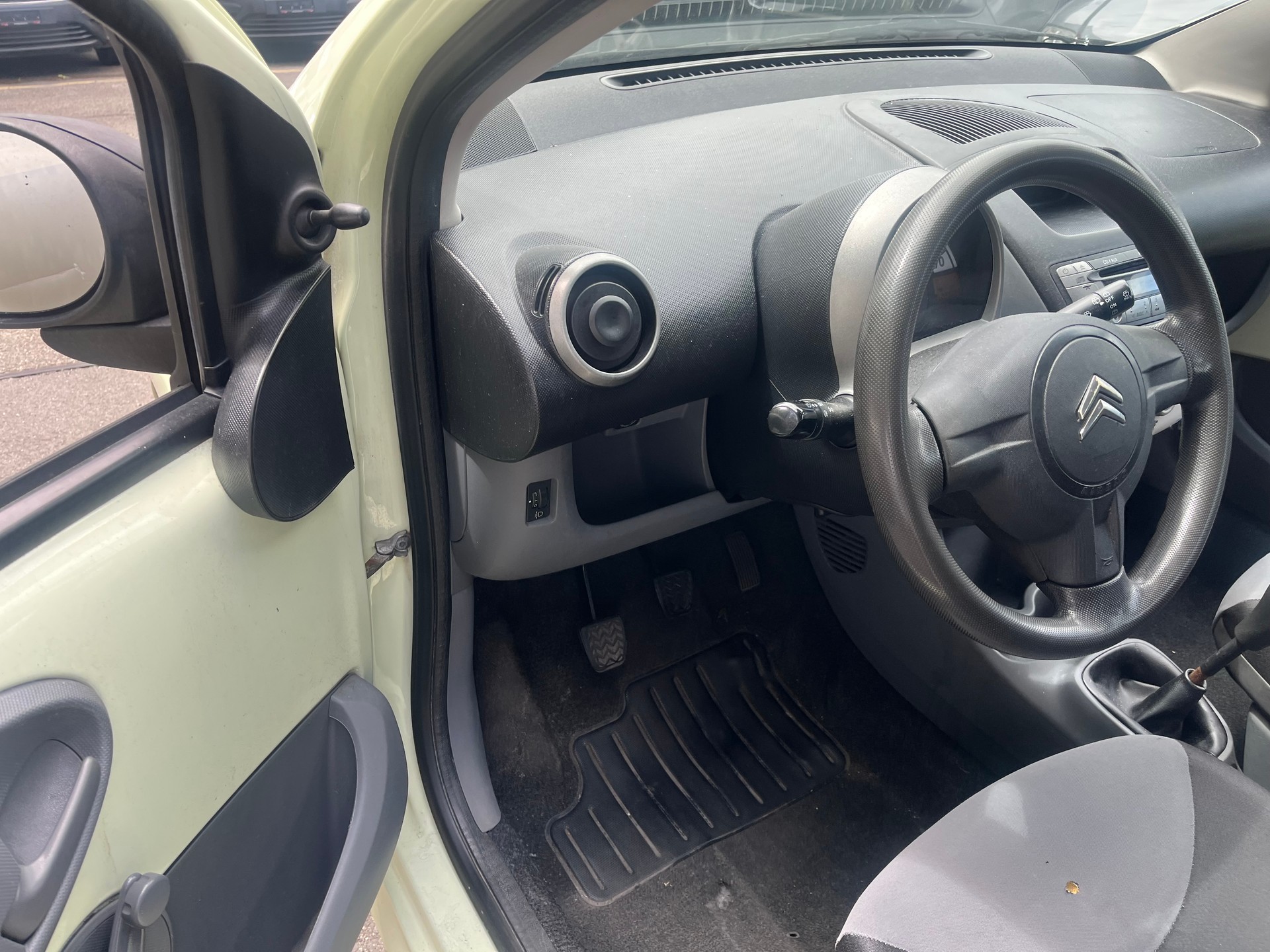 CITROEN C1 1.0i Essentiel-image-8