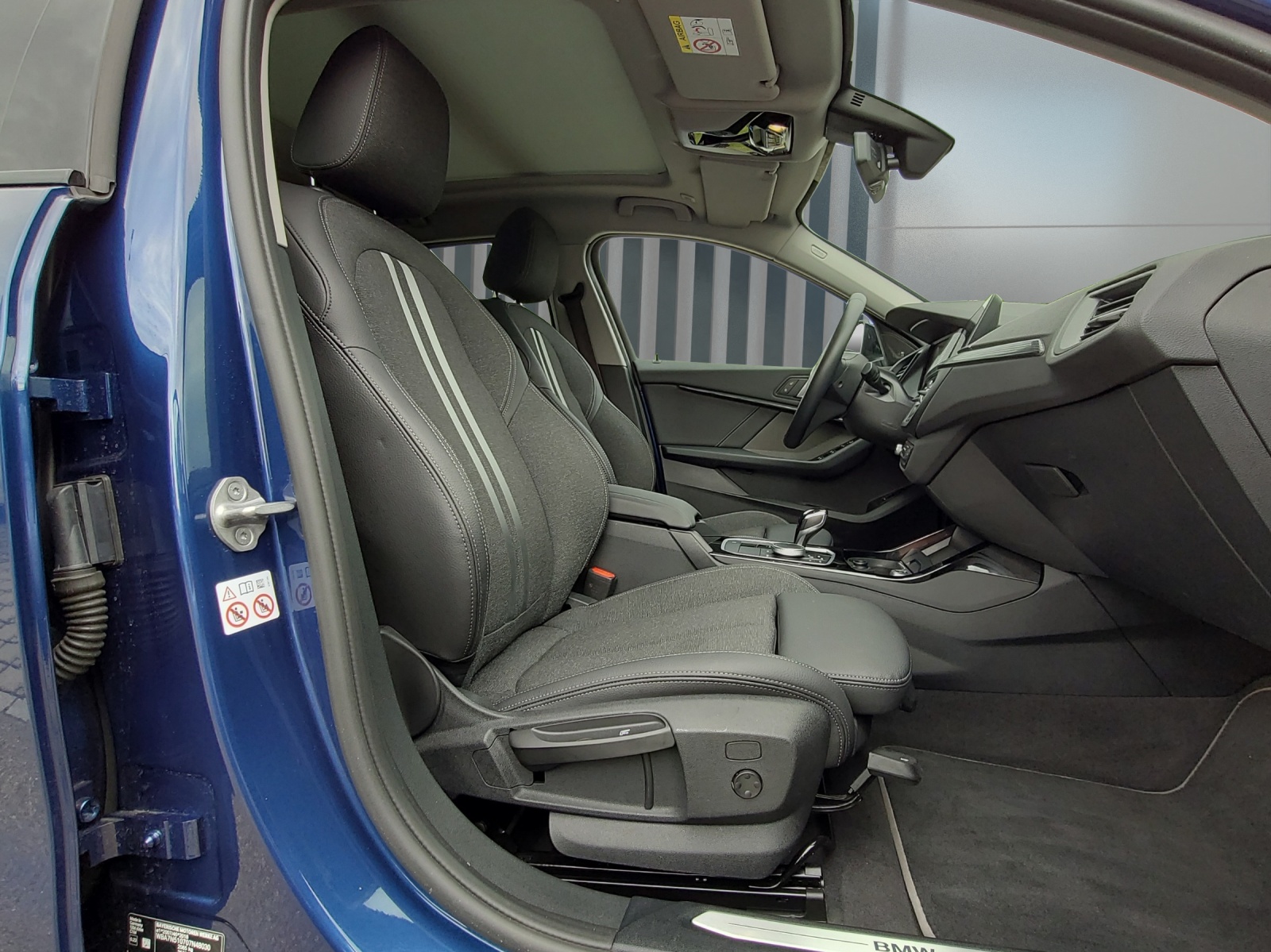BMW 120d xDrive Modell Sport Line-image-18