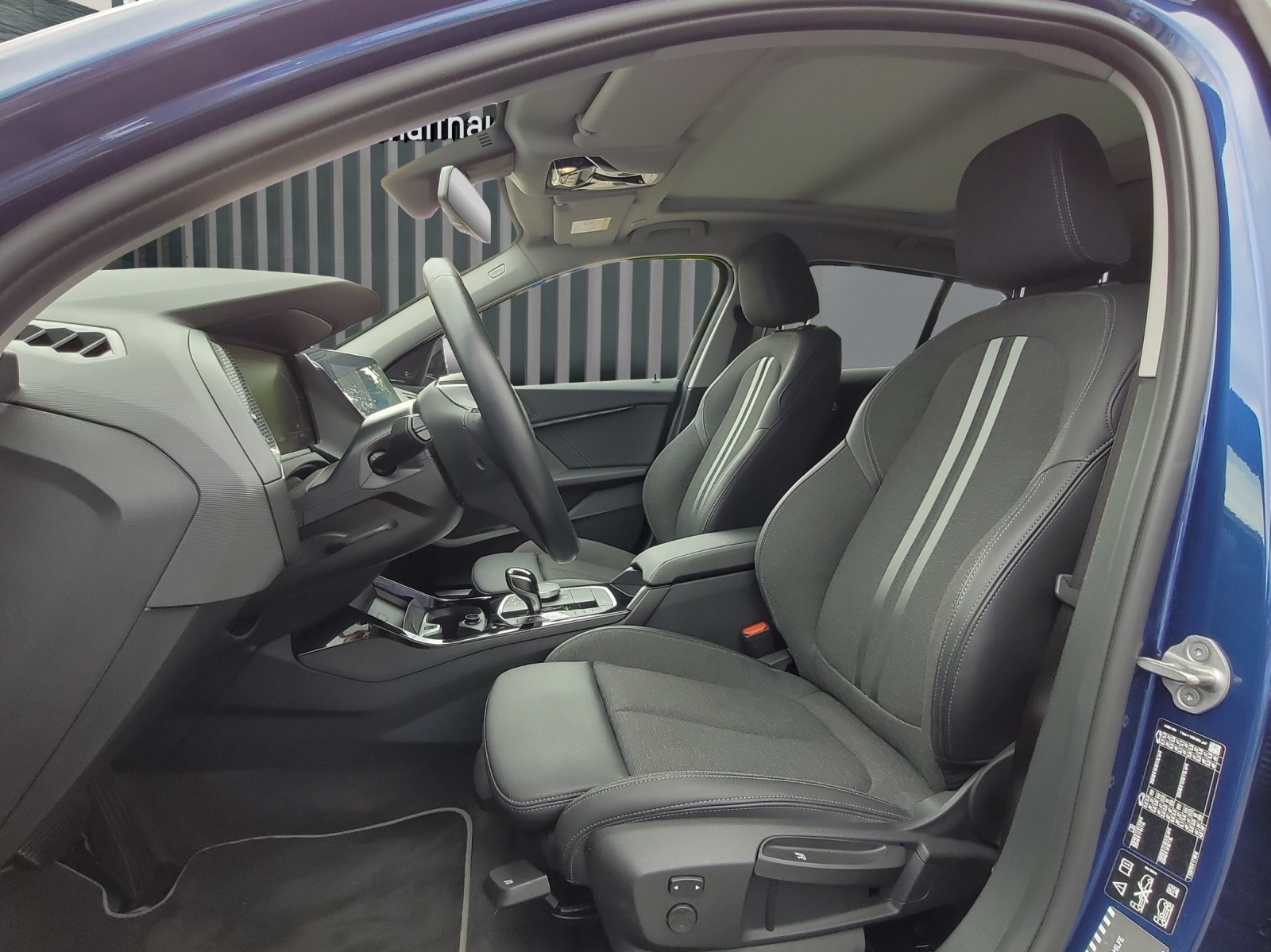 BMW 120d xDrive Modell Sport Line-image-16