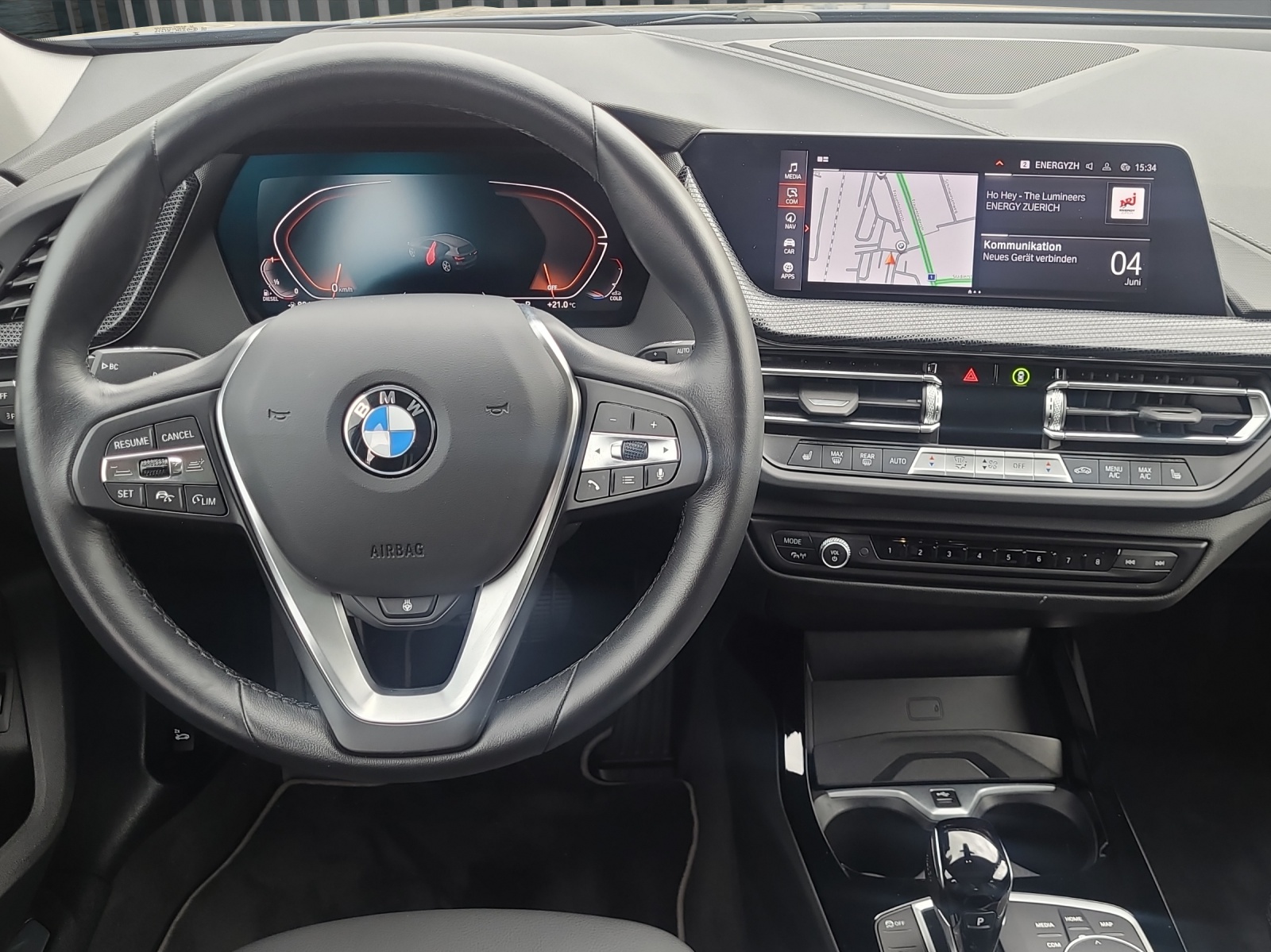 BMW 120d xDrive Modell Sport Line-image-9