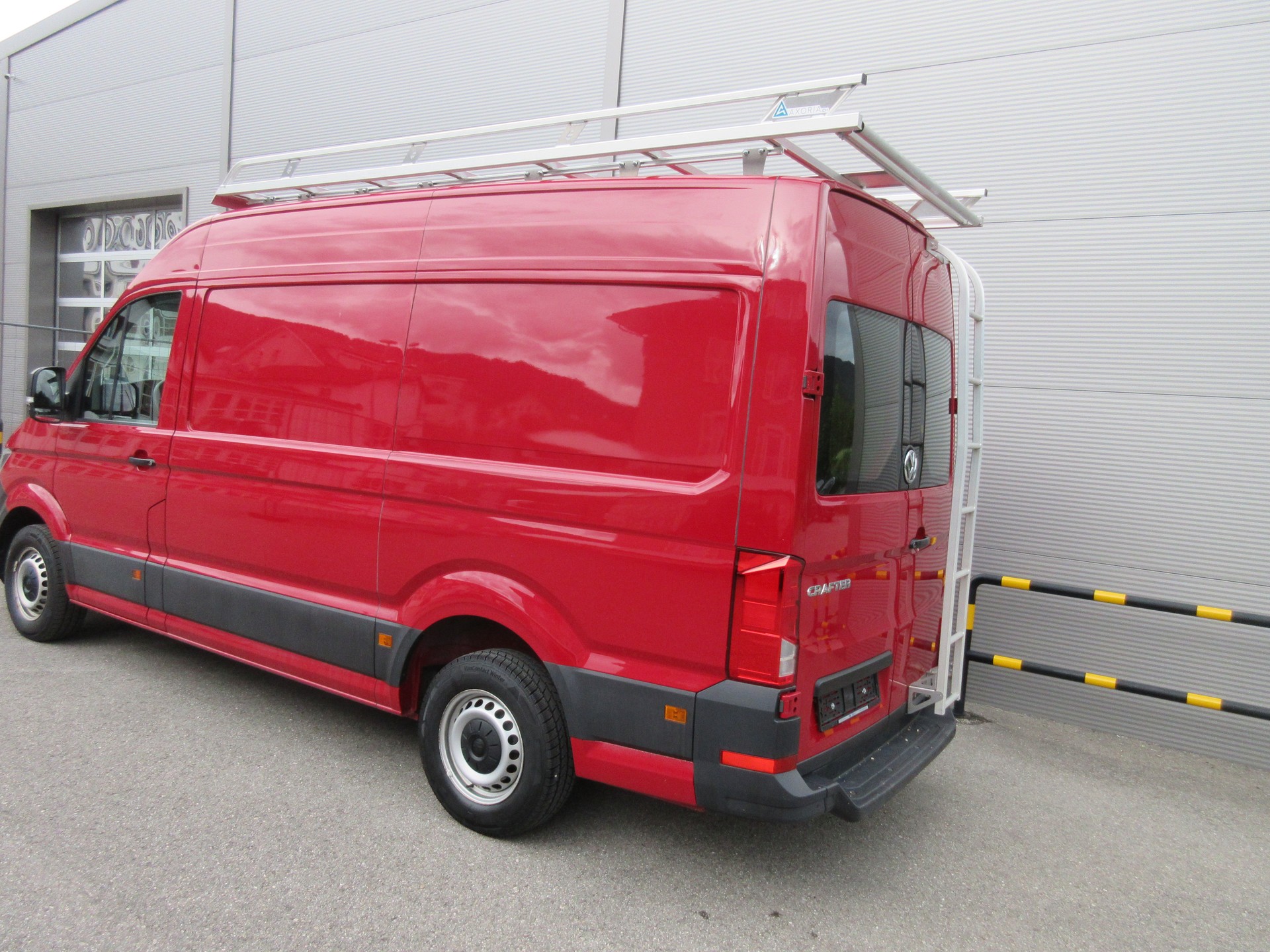 VW Crafter 35 2.0 TDI L4 A-image-0