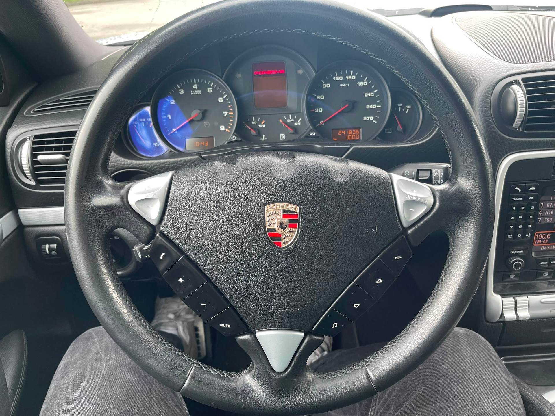 PORSCHE Cayenne-image-6