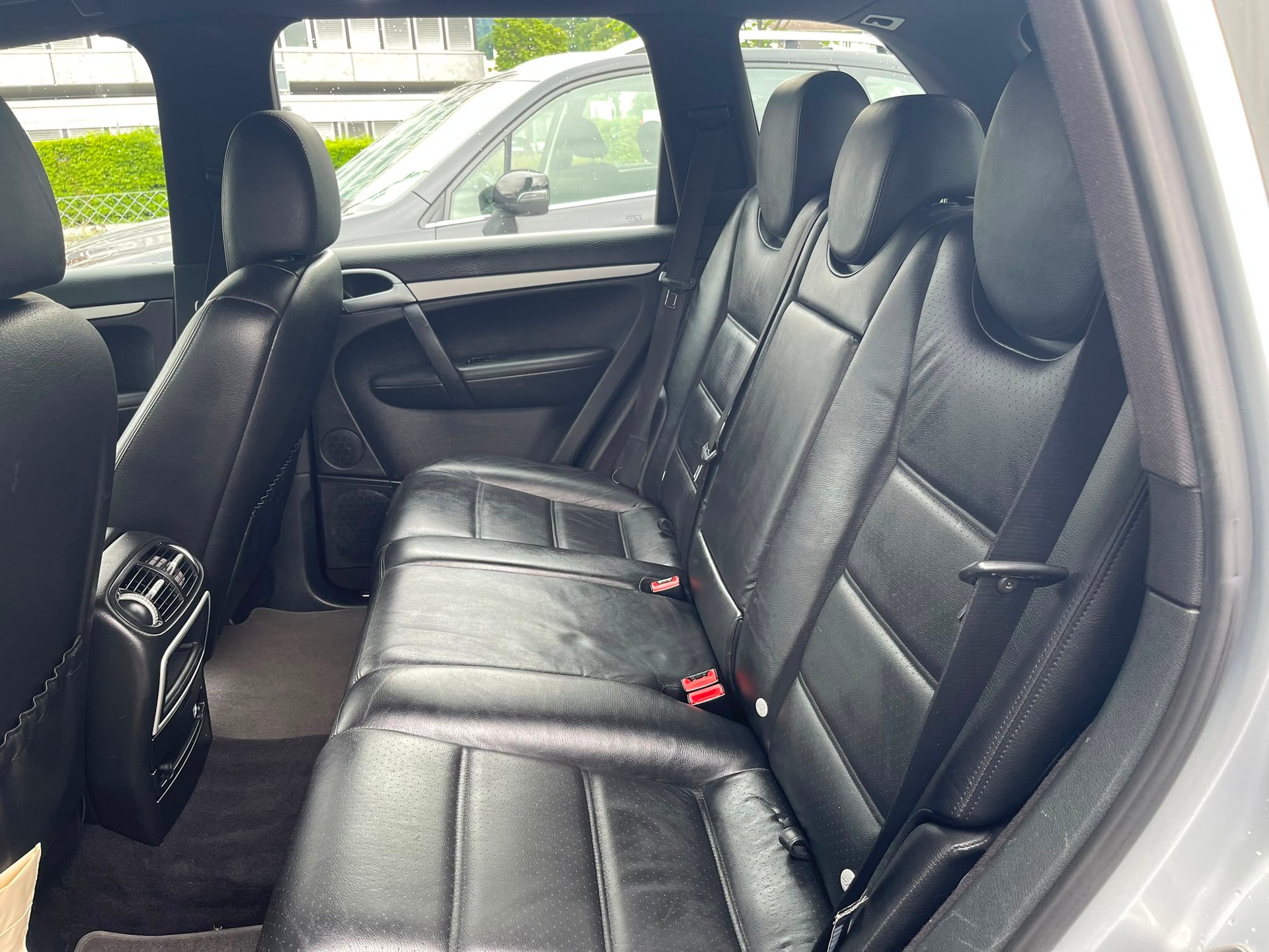 PORSCHE Cayenne-image-7