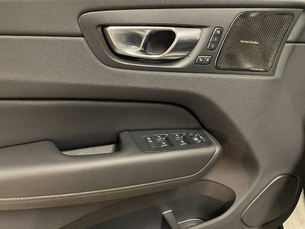 VOLVO XC60 2.0 T6 TE XCENTRIC eAWD-image-11
