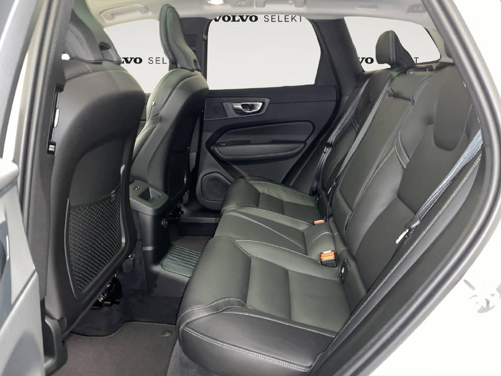VOLVO XC60 2.0 T6 TE XCENTRIC eAWD-image-12