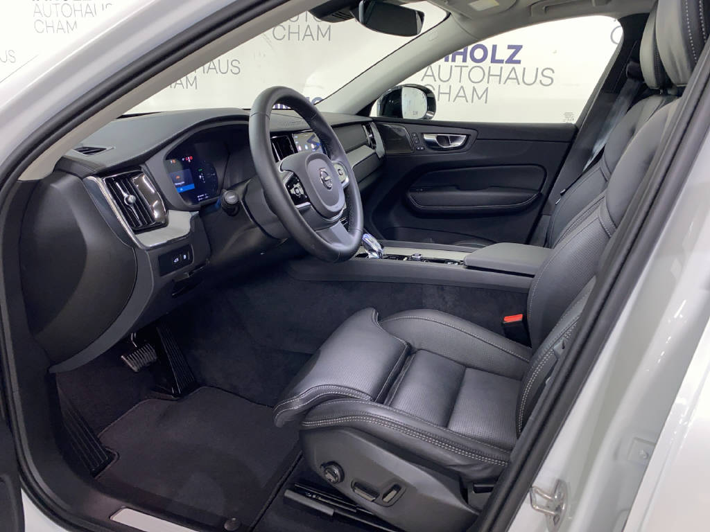 VOLVO XC60 2.0 T6 TE XCENTRIC eAWD-image-16