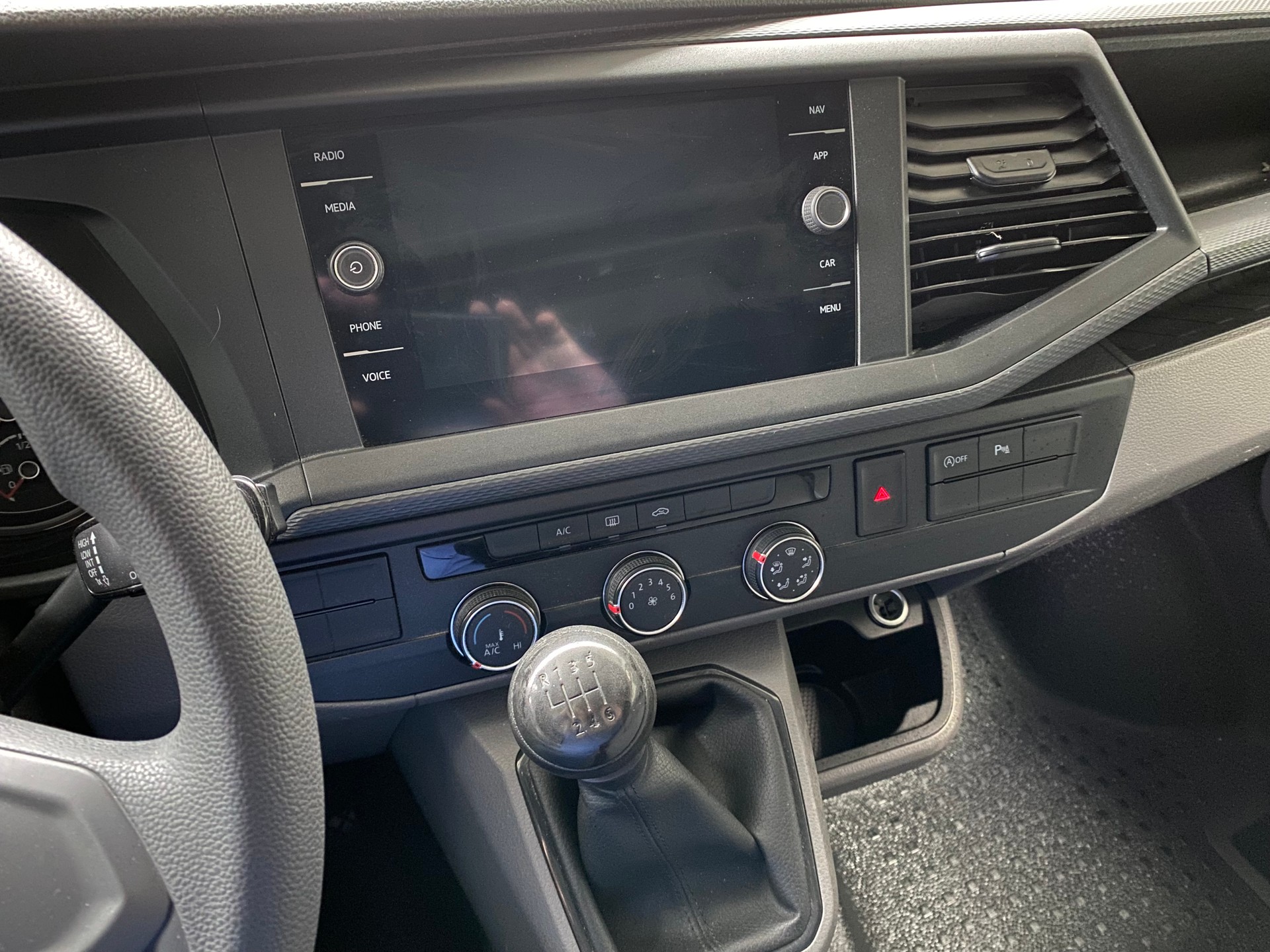 VW T6.1 2.0 TDI 4Motion-image-3