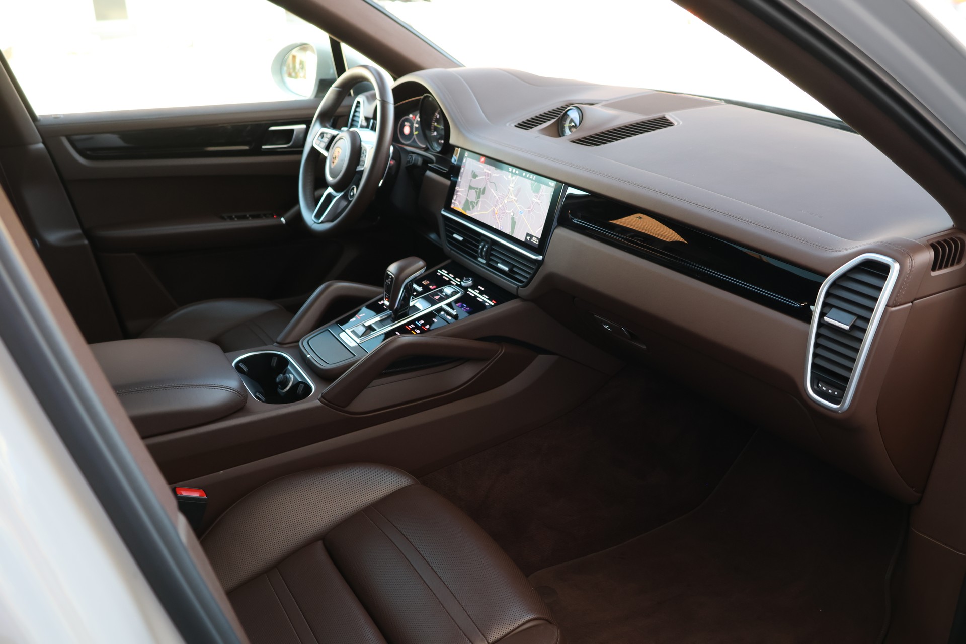 PORSCHE Cayenne Coupé E-Hybrid (CH) *KREIDE*-image-20