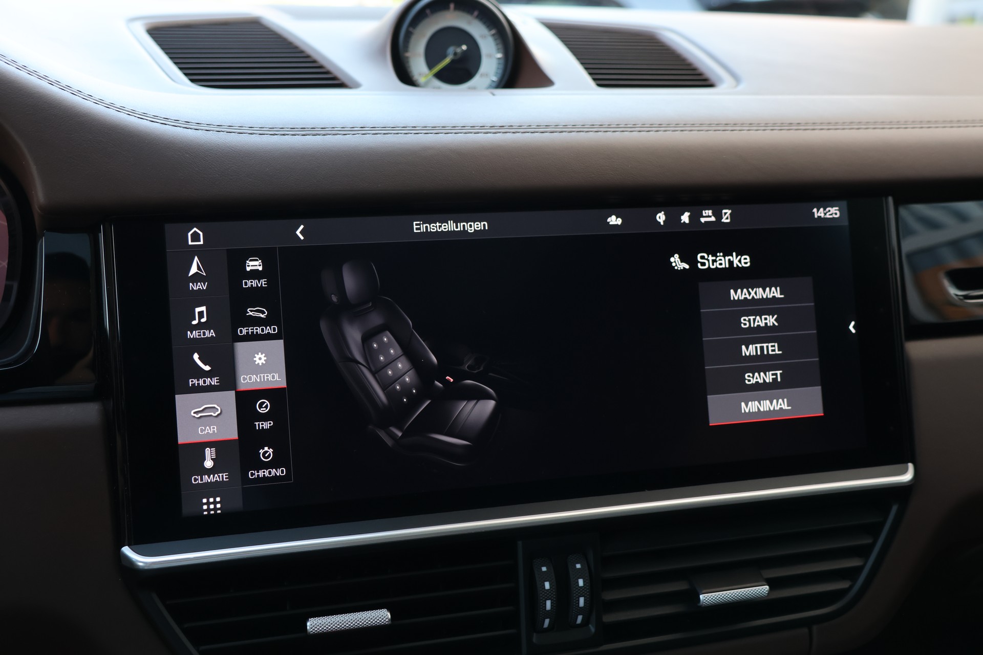 PORSCHE Cayenne Coupé E-Hybrid (CH) *KREIDE*-image-26