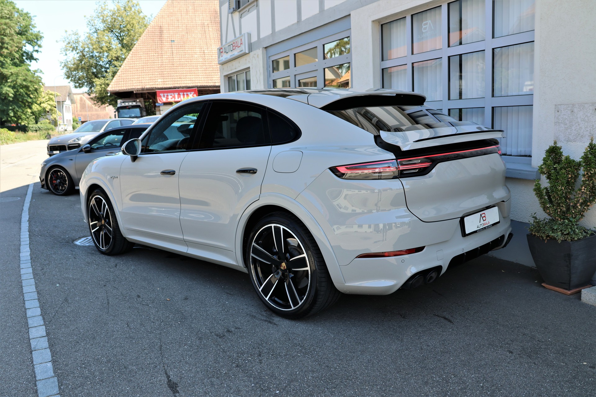 PORSCHE Cayenne Coupé E-Hybrid (CH) *KREIDE*-image-7