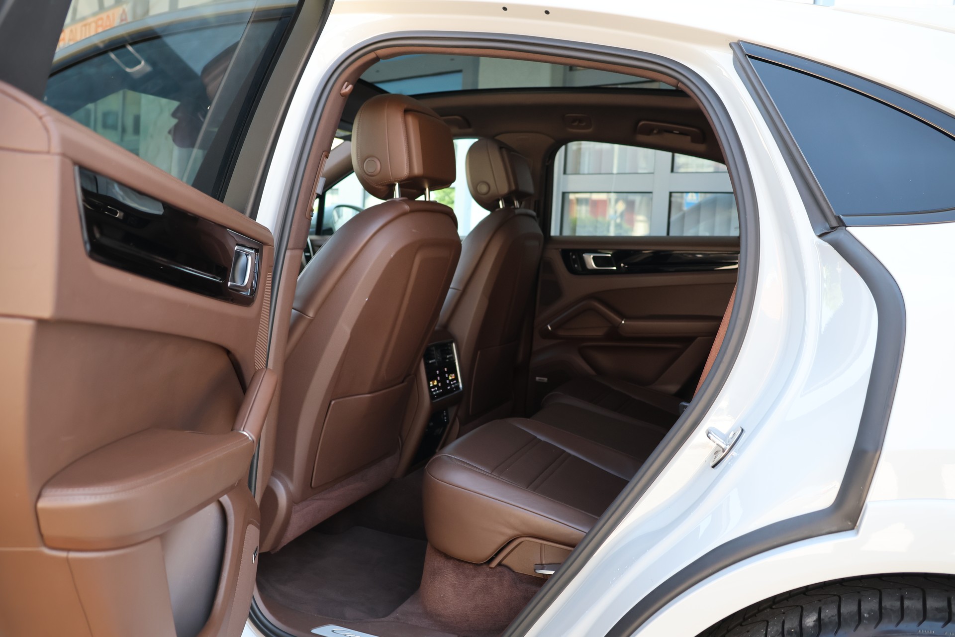 PORSCHE Cayenne Coupé E-Hybrid (CH) *KREIDE*-image-13