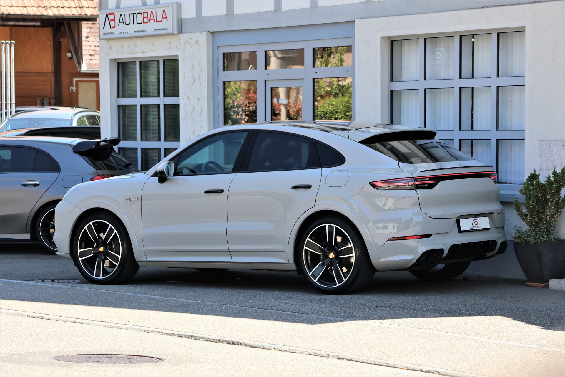 PORSCHE Cayenne Coupé E-Hybrid (CH) *KREIDE*-image-4
