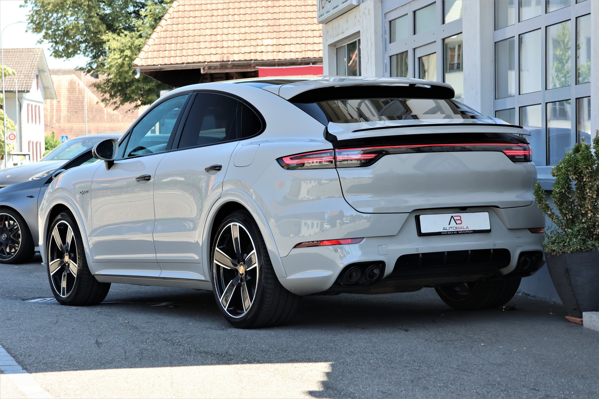 PORSCHE Cayenne Coupé E-Hybrid (CH) *KREIDE*-image-2