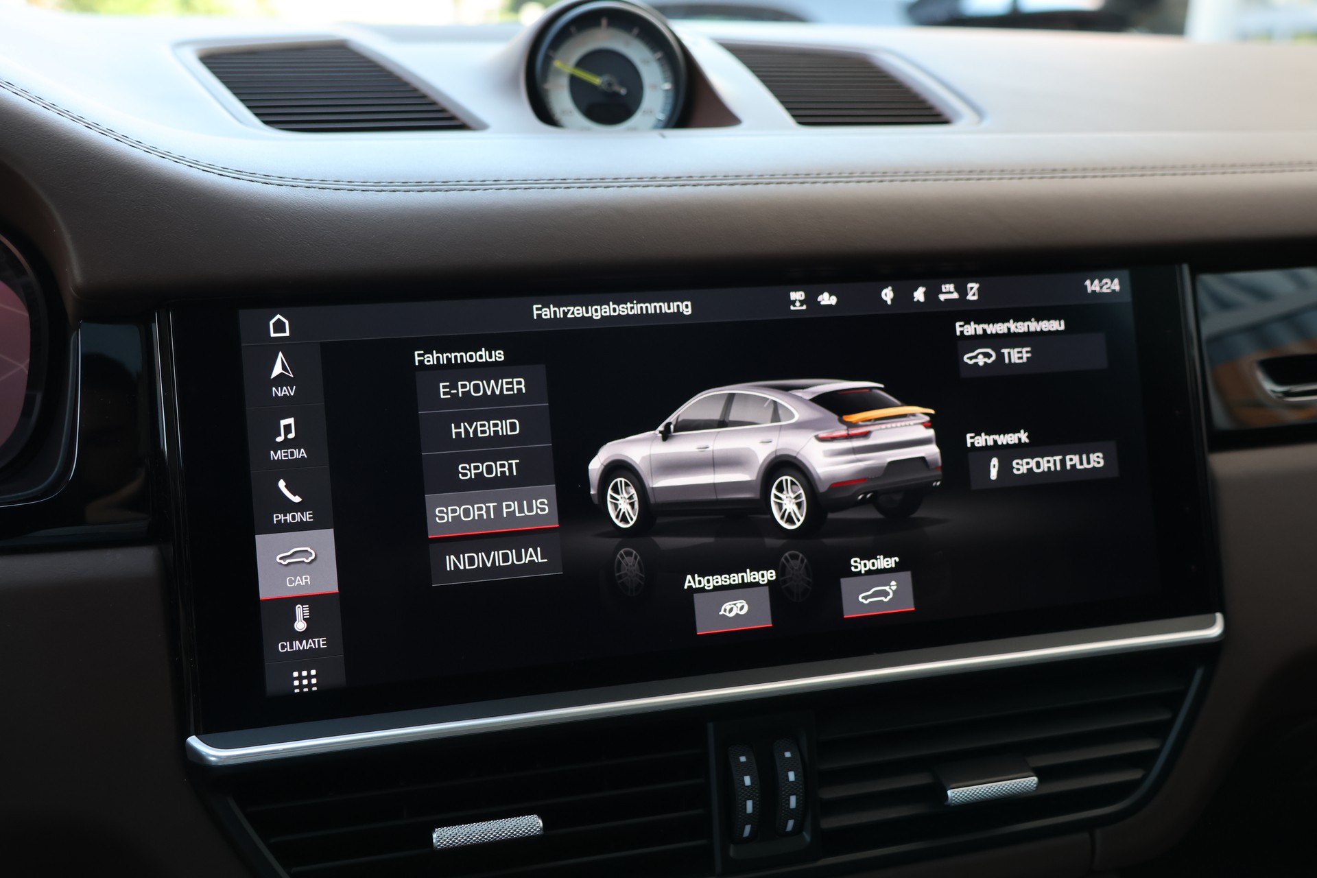 PORSCHE Cayenne Coupé E-Hybrid (CH) *KREIDE*-image-24