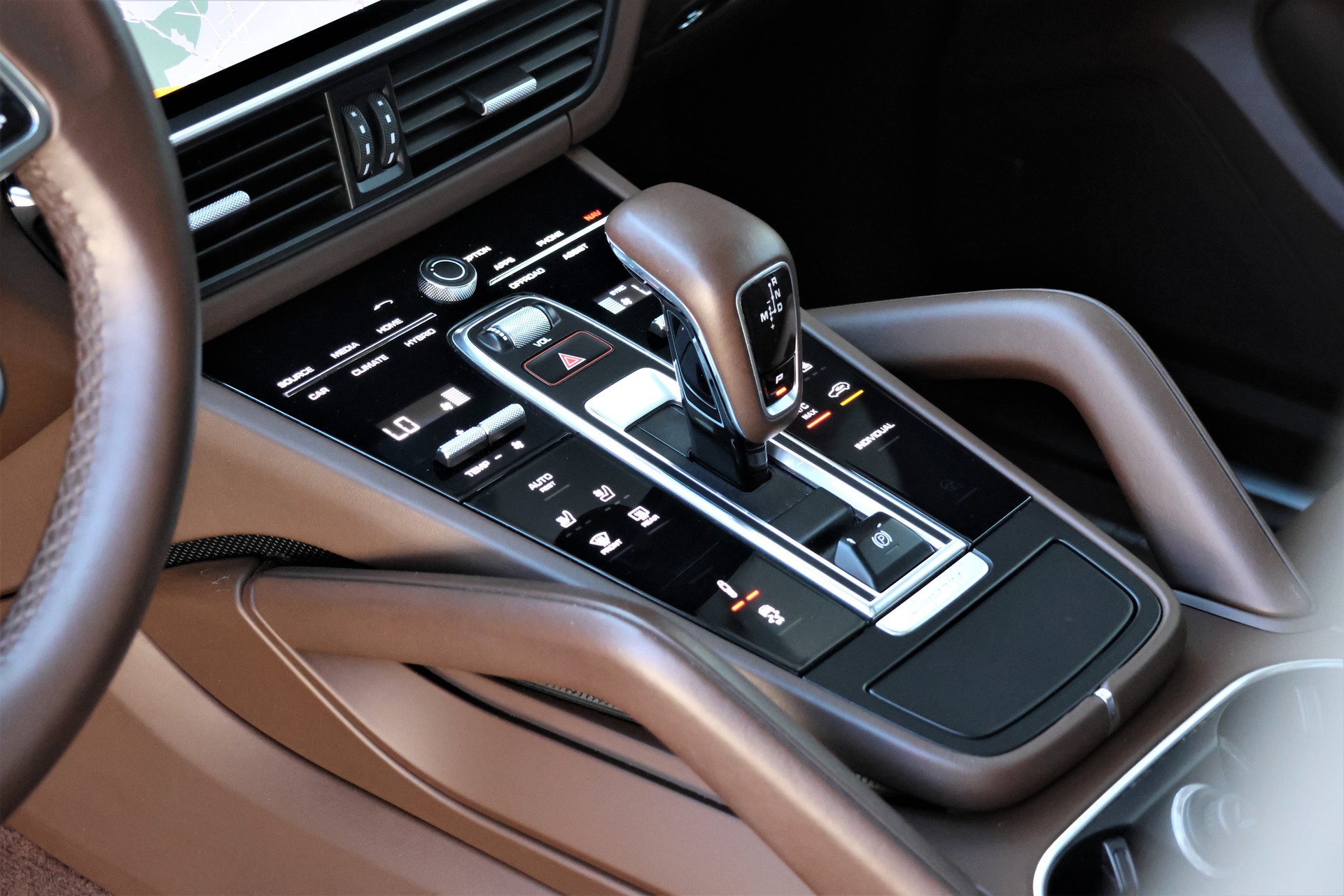 PORSCHE Cayenne Coupé E-Hybrid (CH) *KREIDE*-image-11