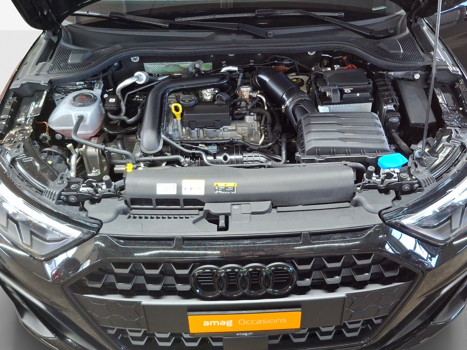AUDI A1 Sportback 30 TFSI S Line Attraction S-tronic-image-15