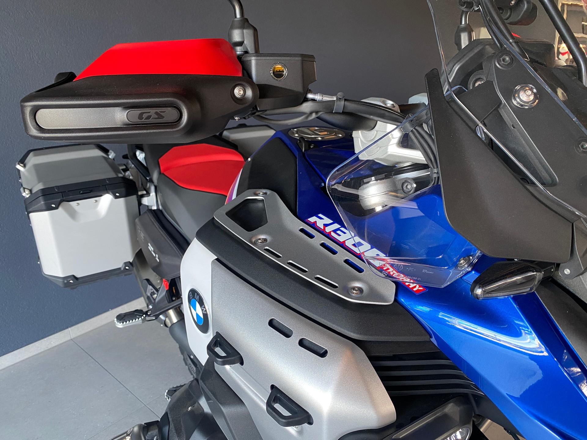 BMW R 1300 GS Adventure-showroom-element-3