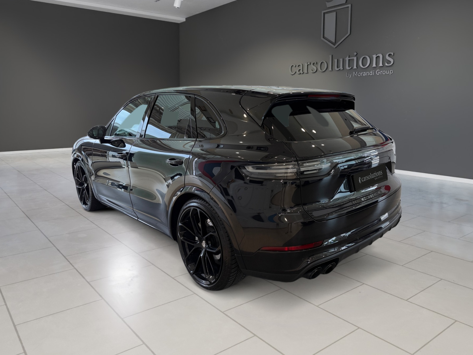PORSCHE Cayenne Turbo-image-1