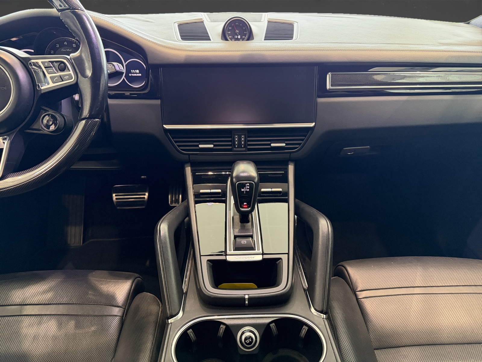 PORSCHE Cayenne Turbo-image-11