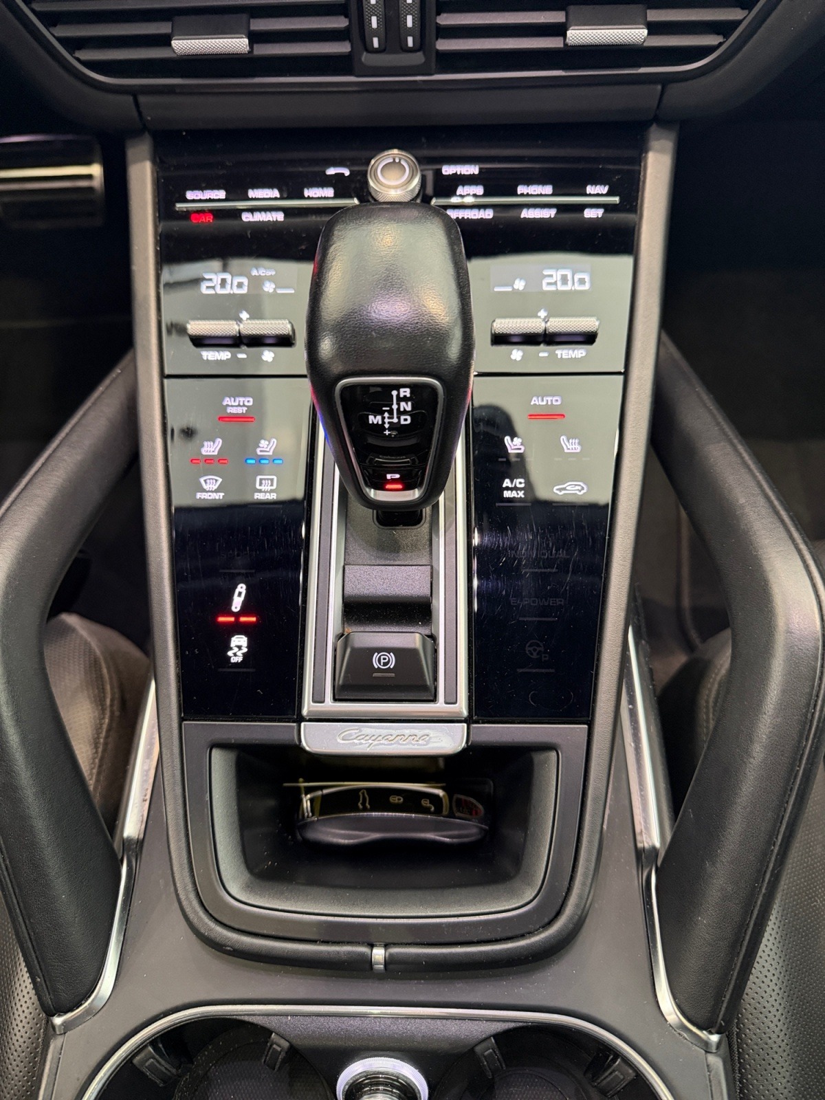 PORSCHE Cayenne Turbo-image-14