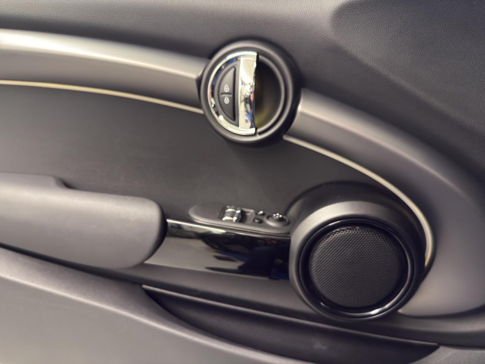 MINI F56 Cooper SE-image-14