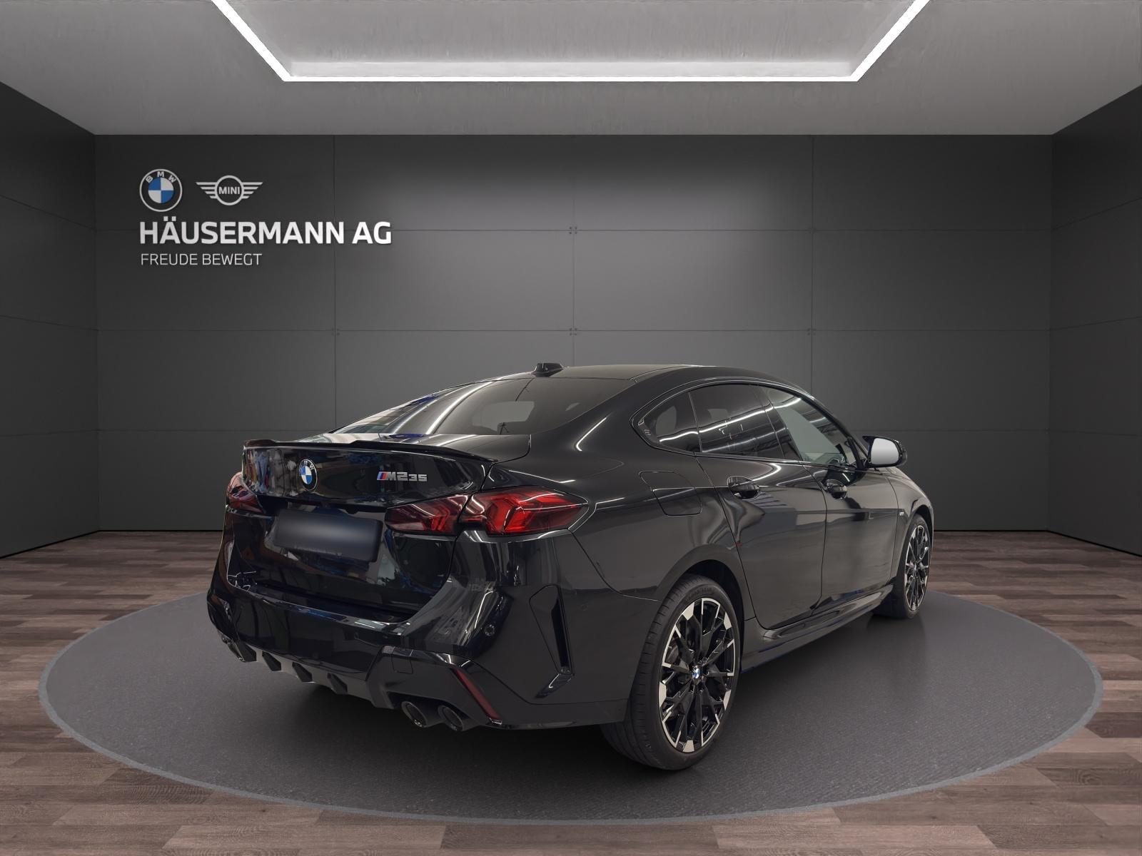 BMW M235i xDrive Gran Coupé M Sport-image-4