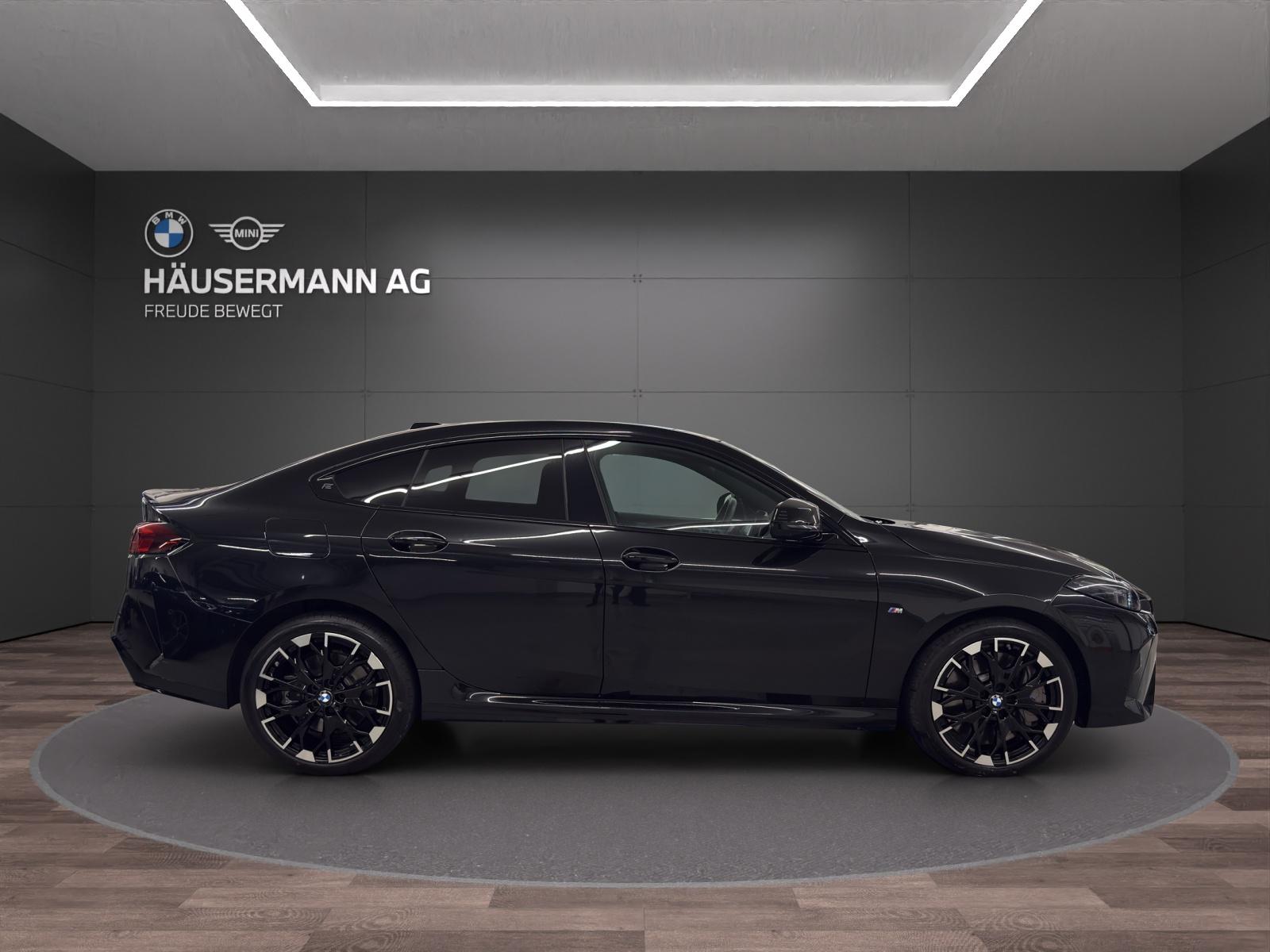 BMW M235i xDrive Gran Coupé M Sport-image-3