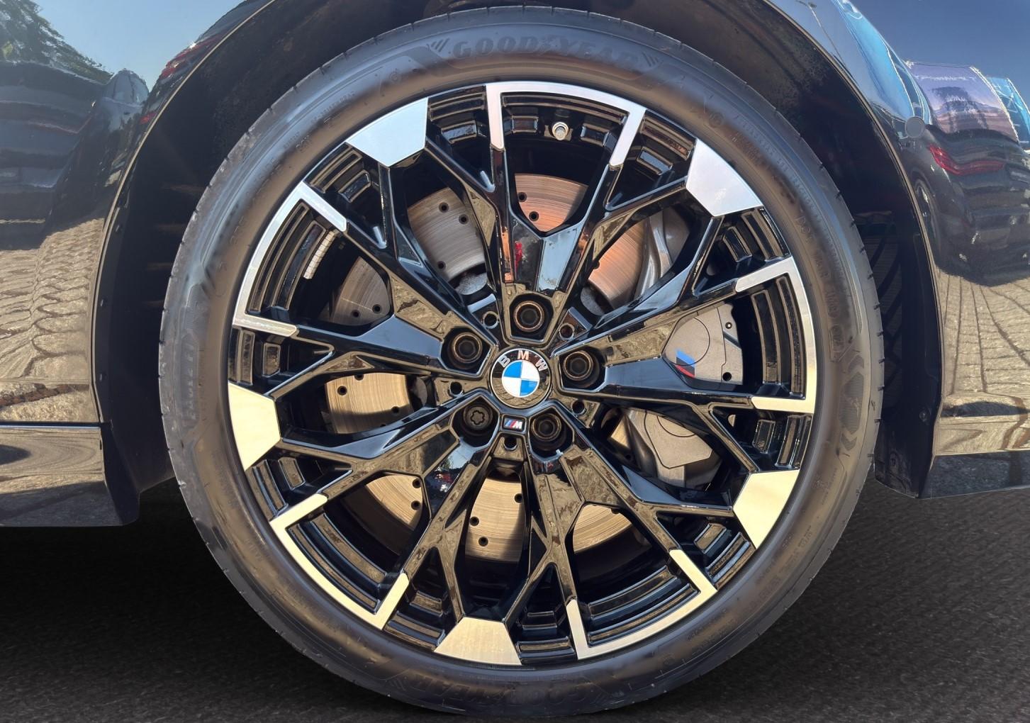 BMW M235i xDrive Gran Coupé M Sport-image-11