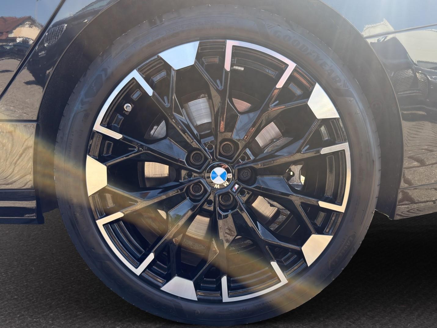BMW M235i xDrive Gran Coupé M Sport-image-9