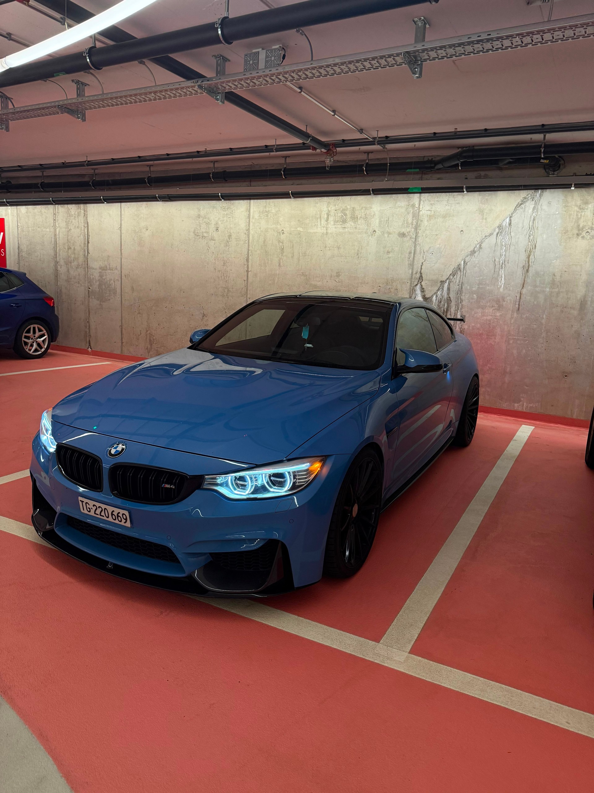 BMW f82-image-0