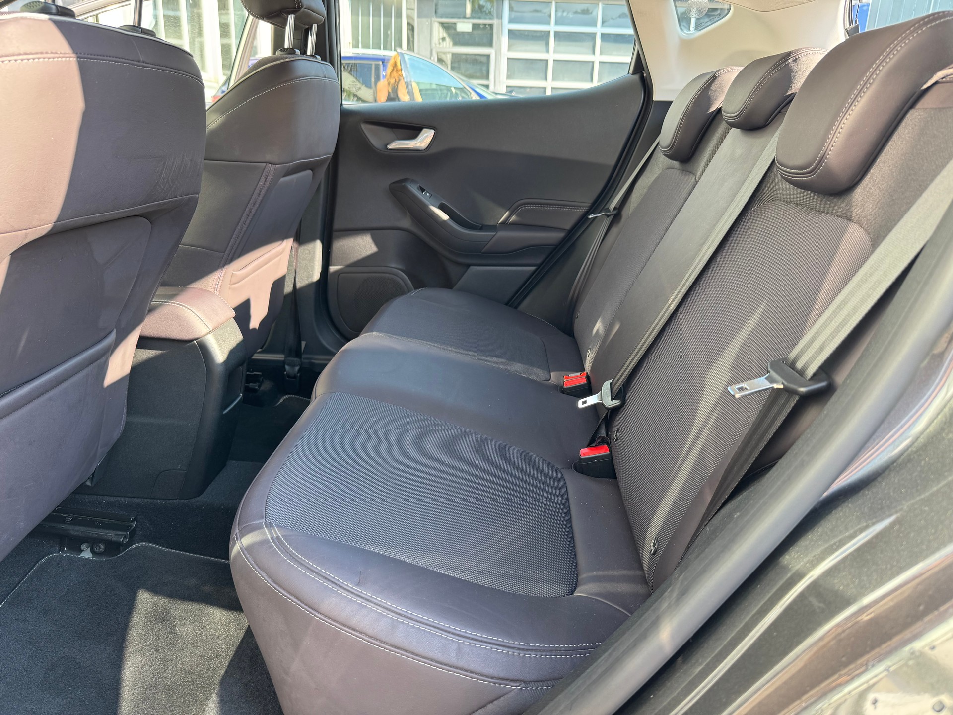 FORD Fiesta 1.0 SCTi Vignale Black Automat-image-15