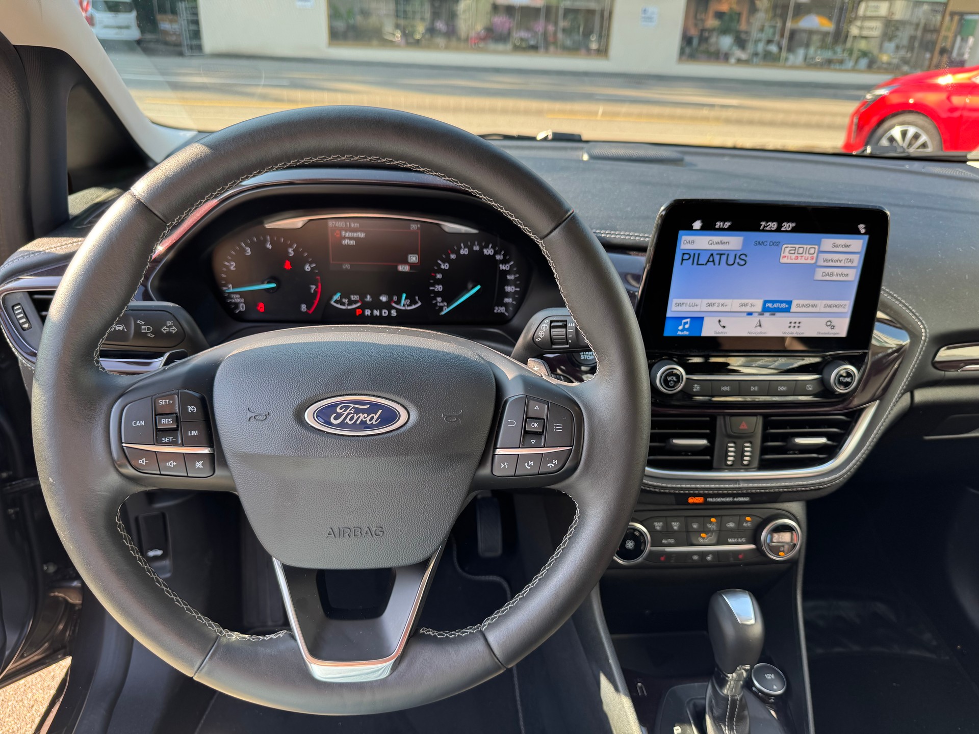 FORD Fiesta 1.0 SCTi Vignale Black Automat-image-11