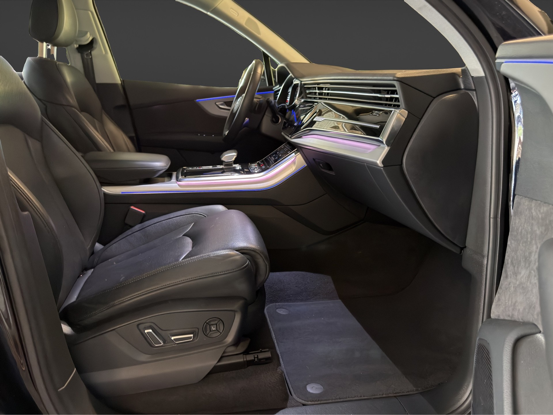 AUDI Q7 55 TFSI e quattro PHEV S line tiptronic-image-11
