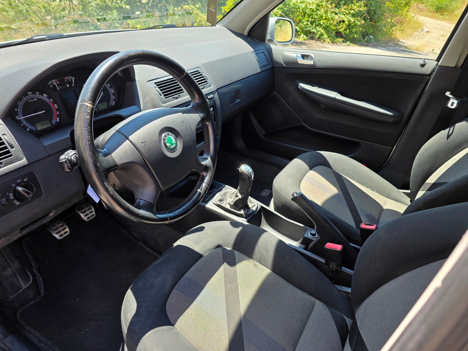 SKODA Fabia 1.9 TDI Elegance-image-9