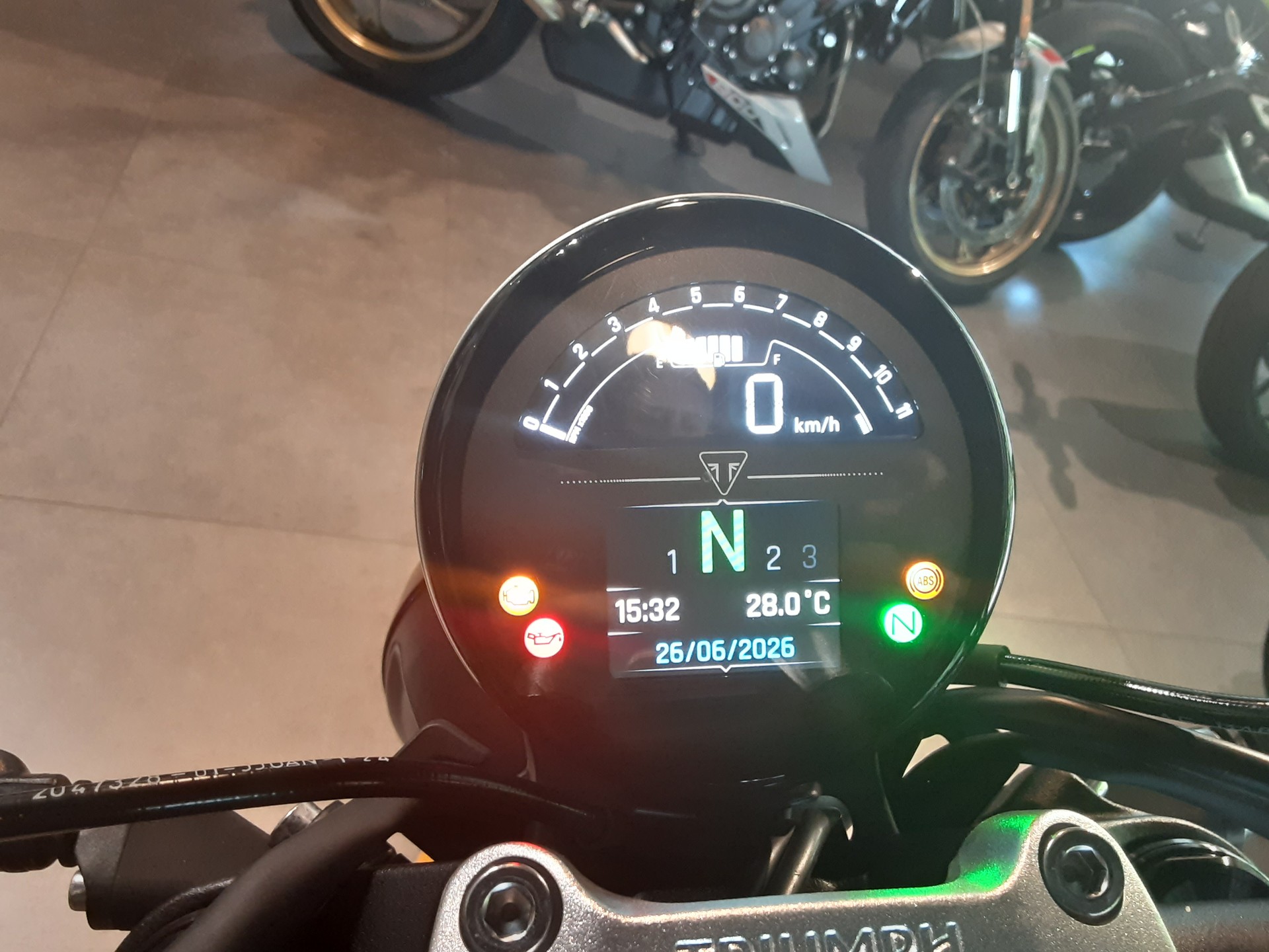 TRIUMPH 660-image-9