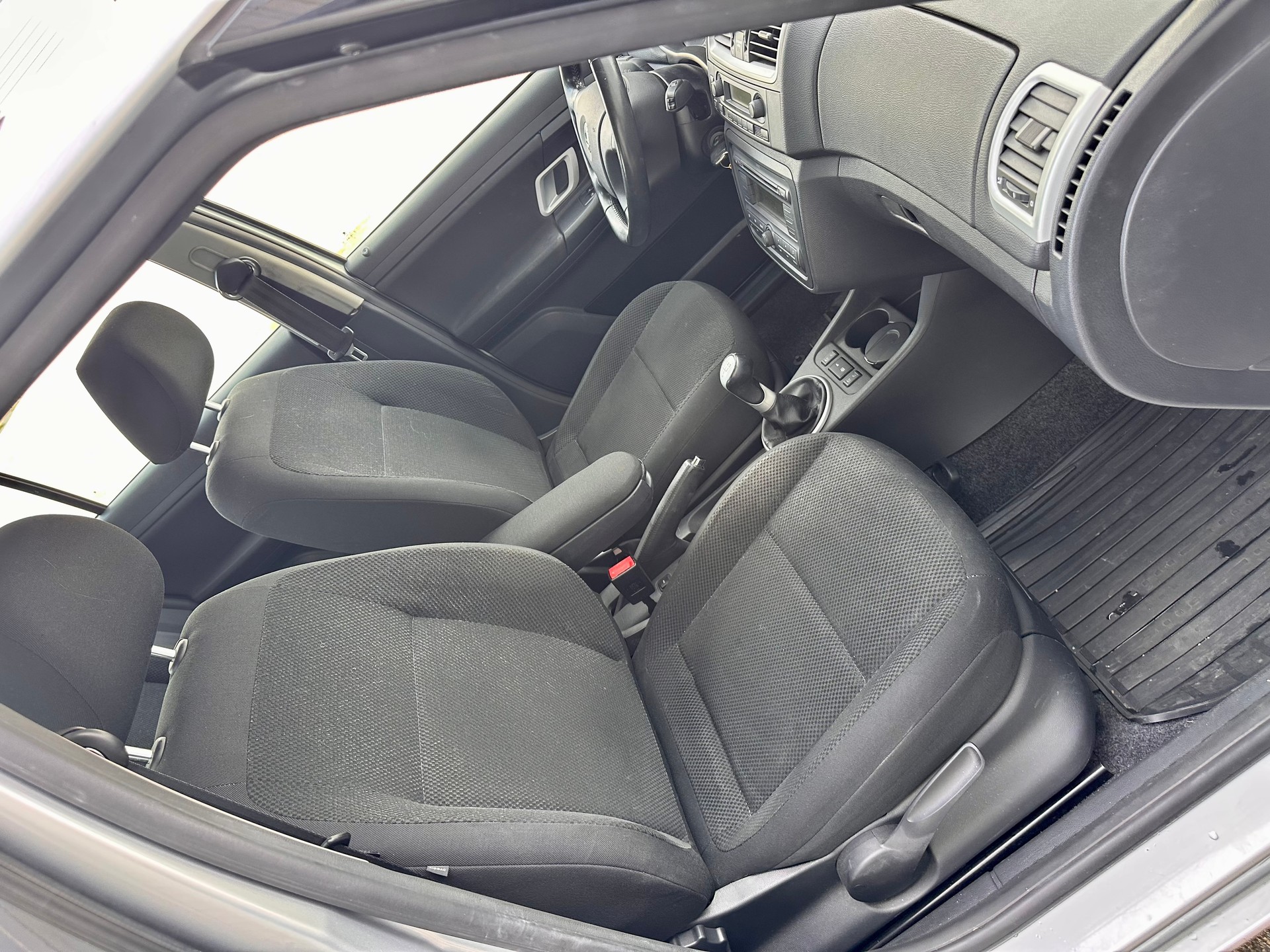 SKODA Fabia 1.4 TDI GreenLine-image-9
