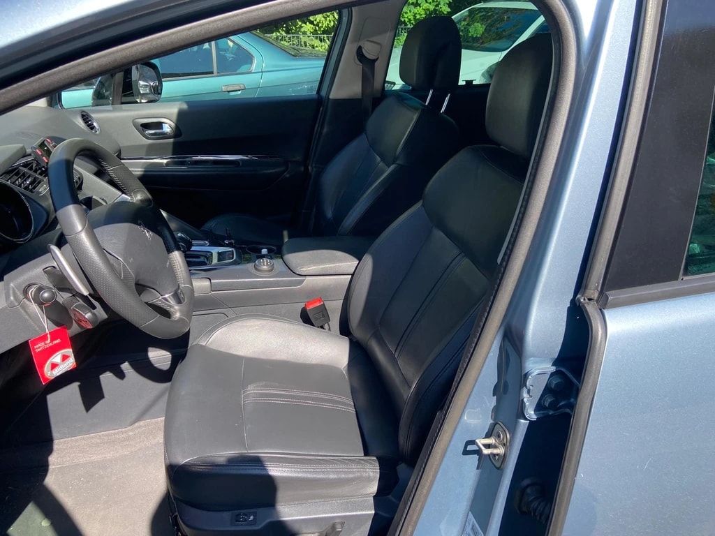 PEUGEOT 3008 HYbrid4 2.0 HDI EGS6-image-7