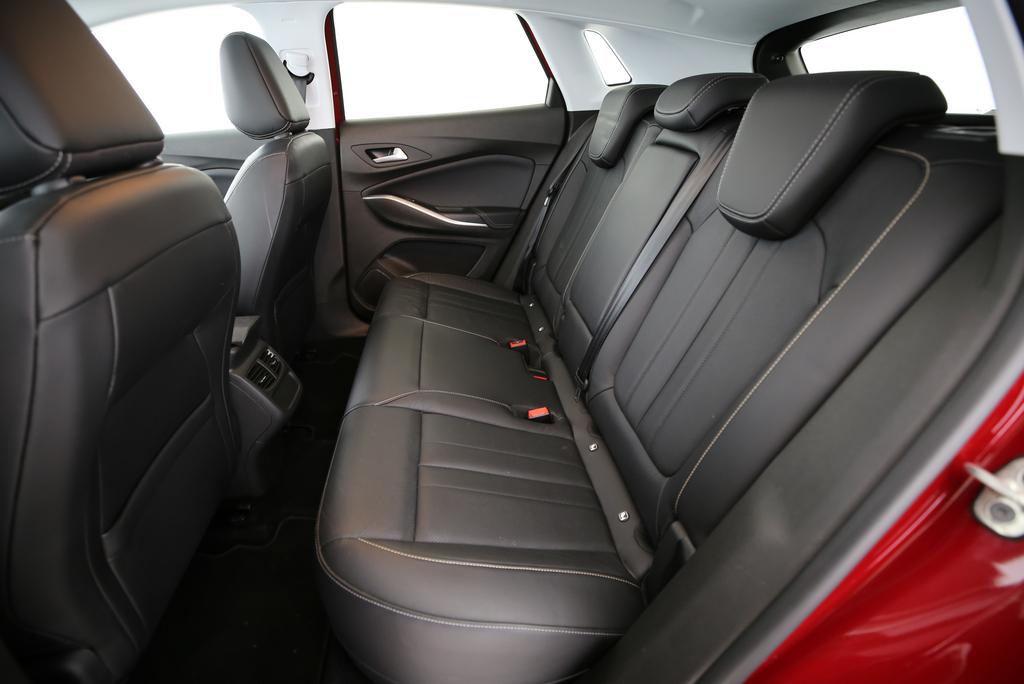 OPEL Grandland 1.6 T PHEV Elegance-image-11