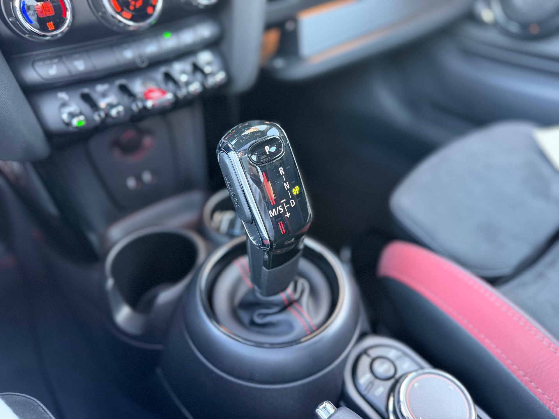 MINI Cooper King's Cross Steptronic DKG-image-13