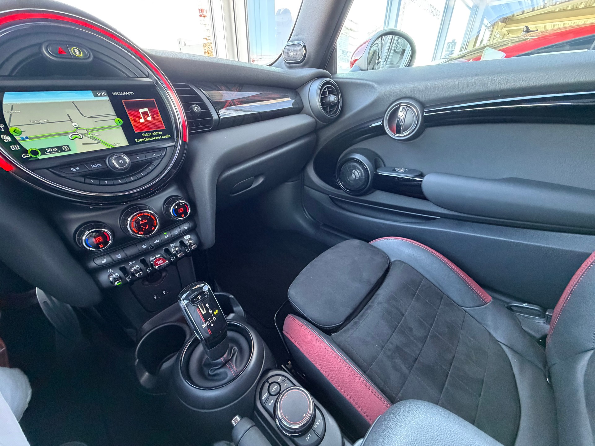MINI Cooper King's Cross Steptronic DKG-image-25