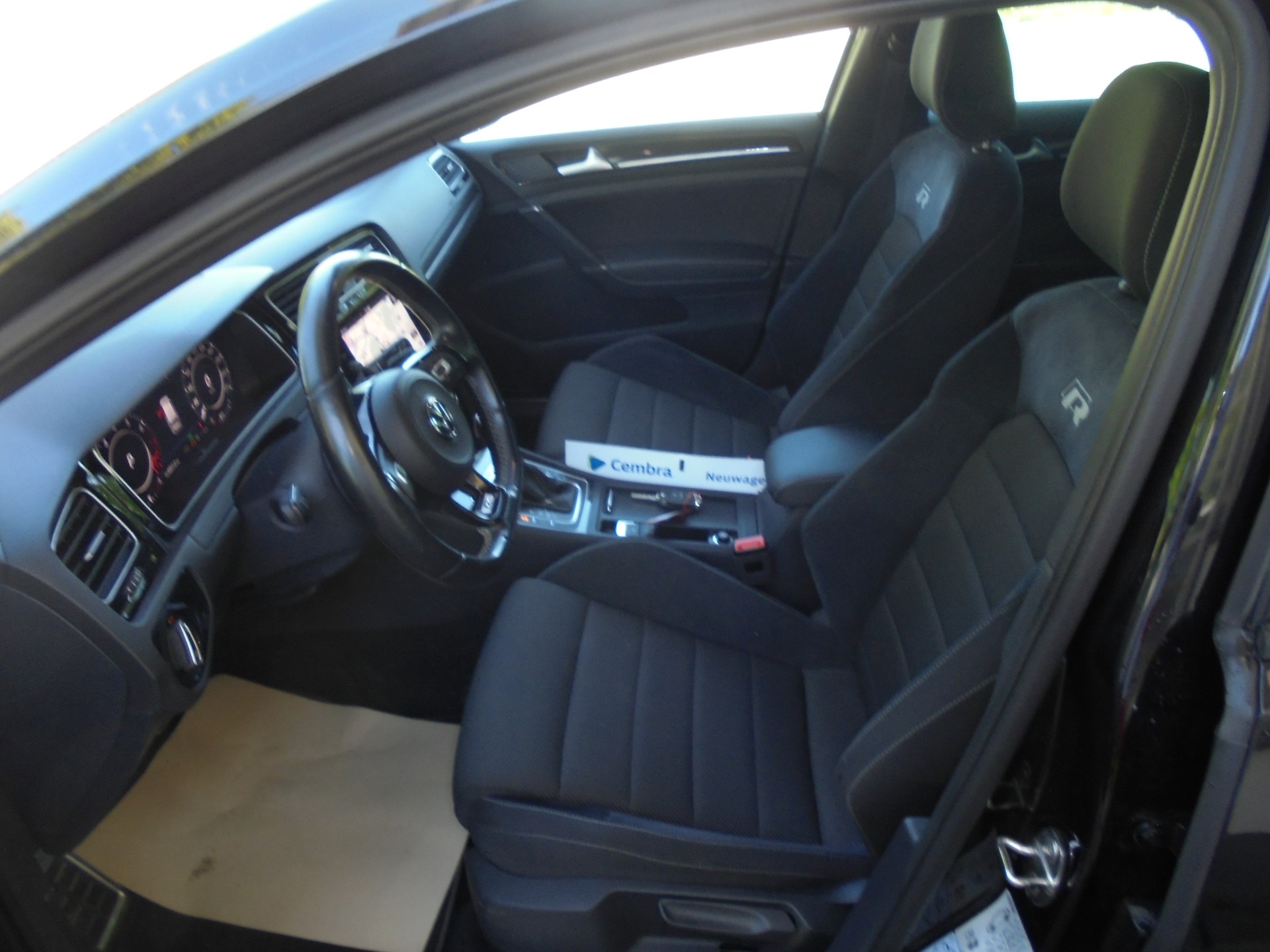 VW Golf Variant 2.0 TSI R 4Motion DSG-image-7