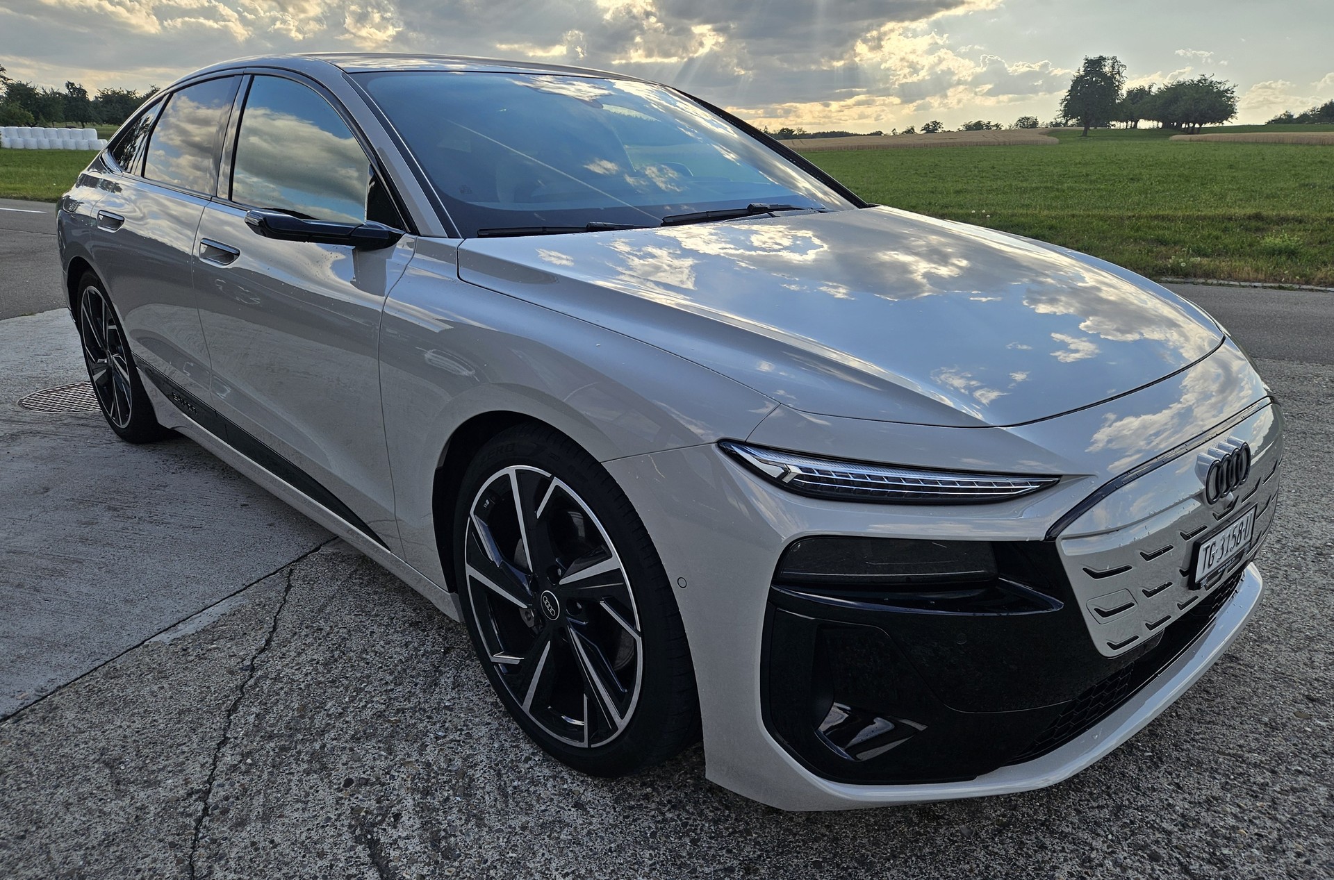 AUDI A6 Sportback e-tron quattro S-Line Tech pro mit traumhafter Ausstattung!-image-0