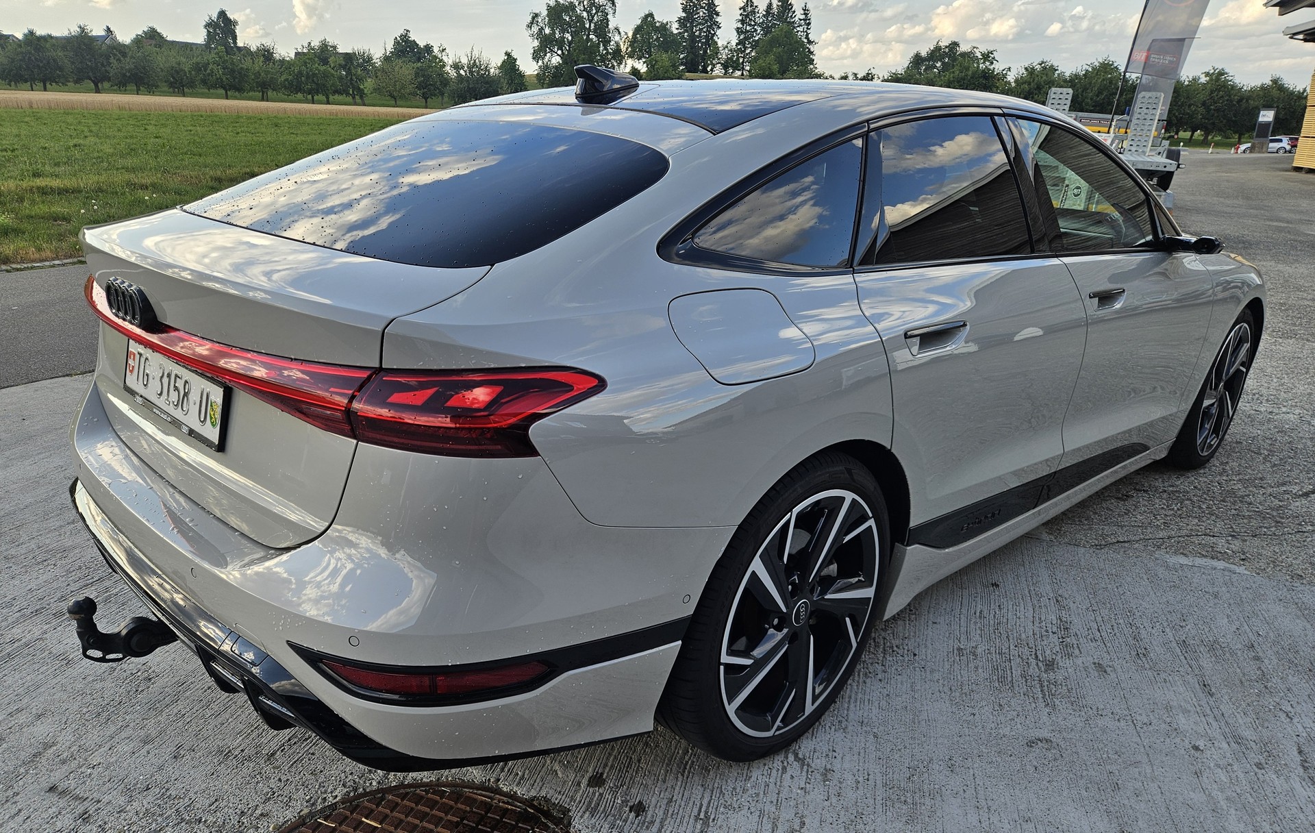 AUDI A6 Sportback e-tron quattro S-Line Tech pro mit traumhafter Ausstattung!-image-5