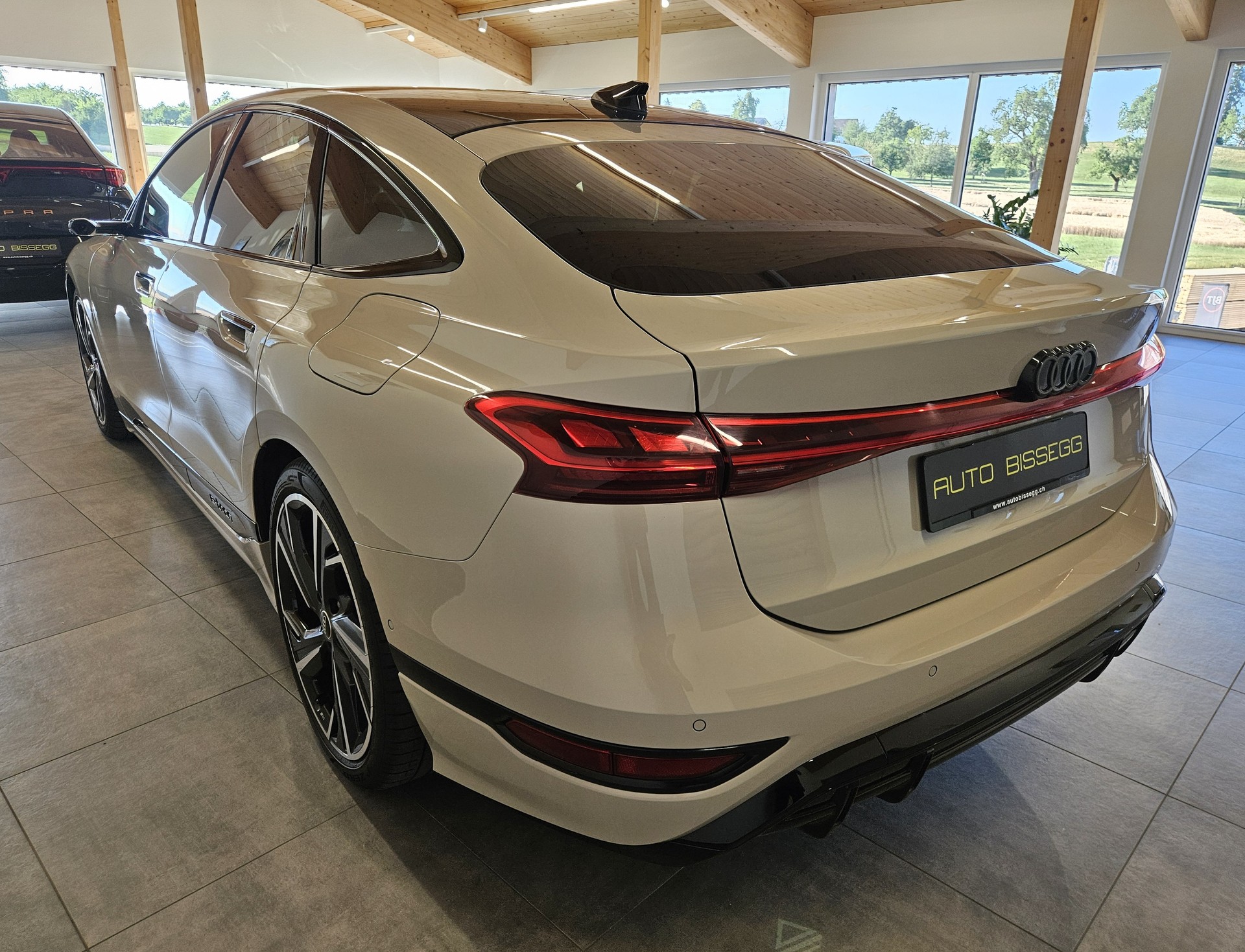 AUDI A6 Sportback e-tron quattro S-Line Tech pro mit traumhafter Ausstattung!-image-4
