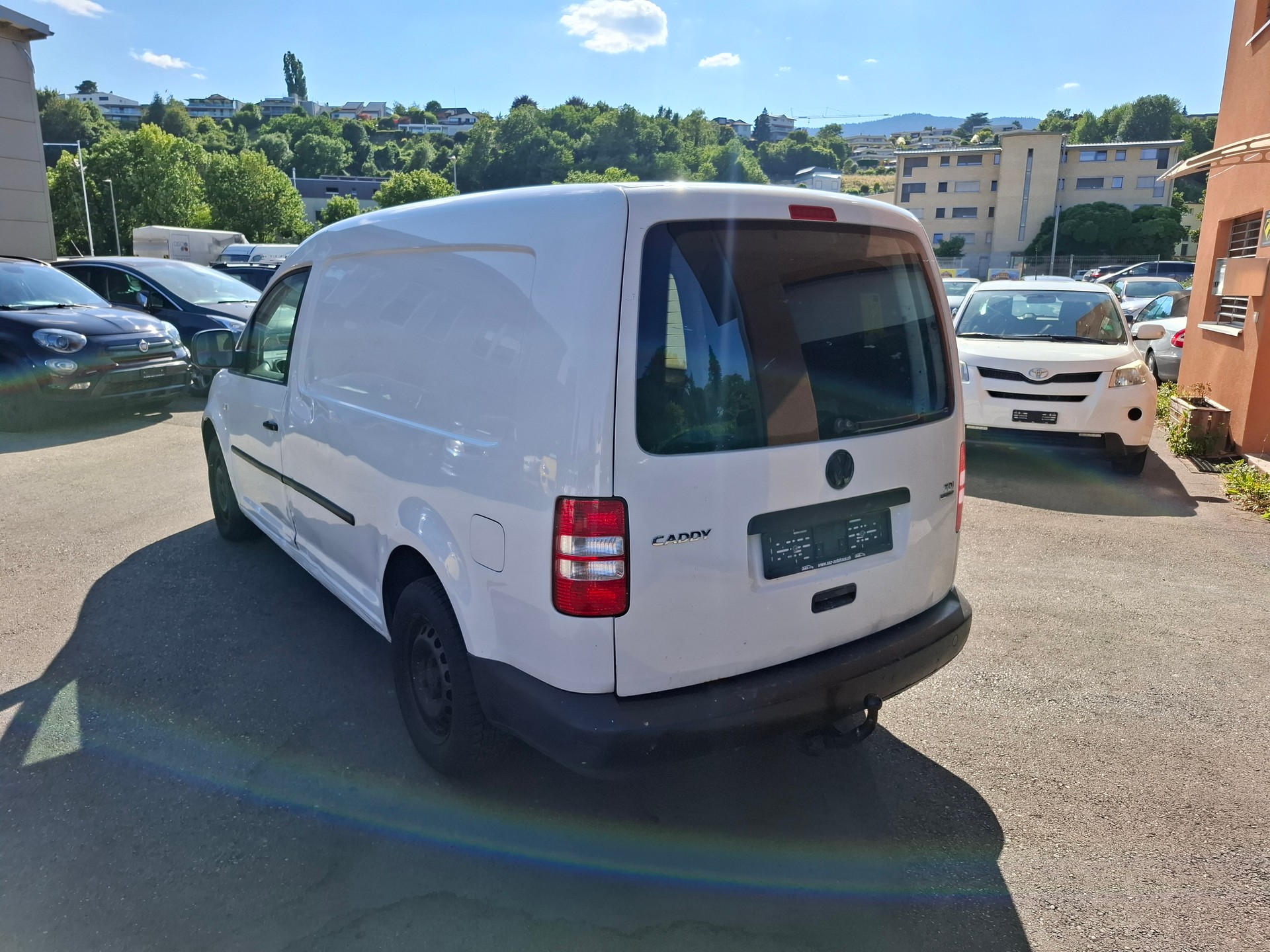 VW Caddy Maxi 1.6 TDI Blue Motion Technology-image-3
