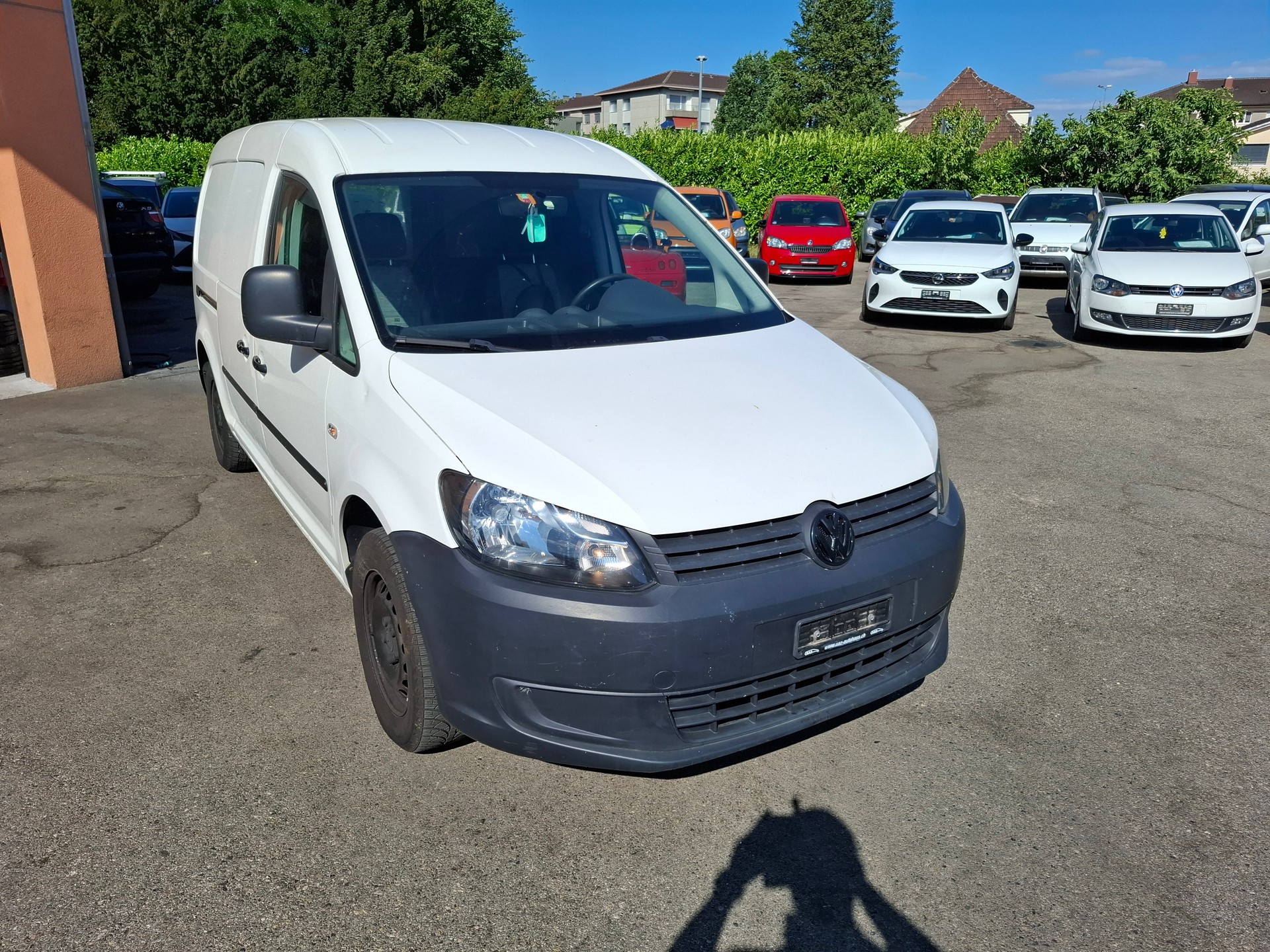 VW Caddy Maxi 1.6 TDI Blue Motion Technology-image-2