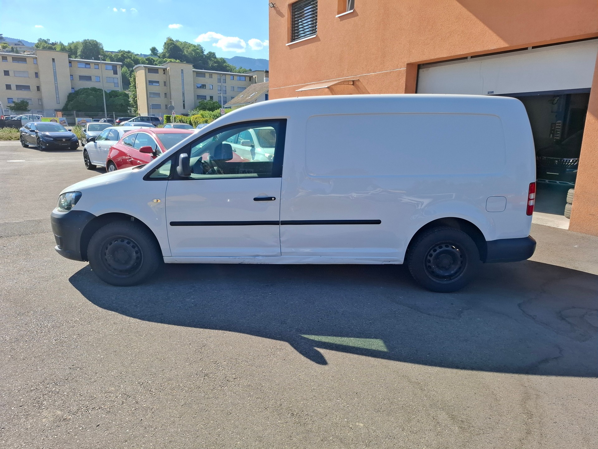 VW Caddy Maxi 1.6 TDI Blue Motion Technology-image-4