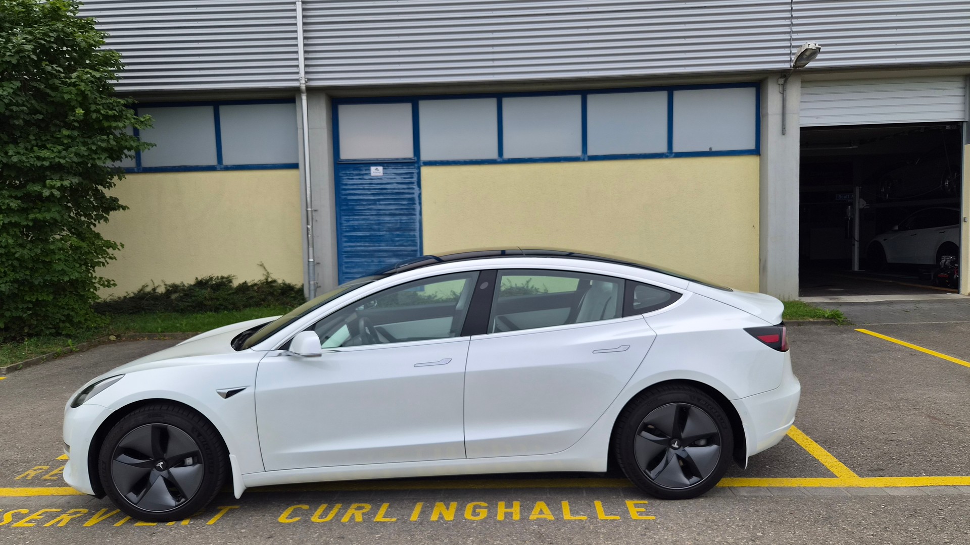 TESLA Model 3 Long Range Dual Motor AWD-image-8