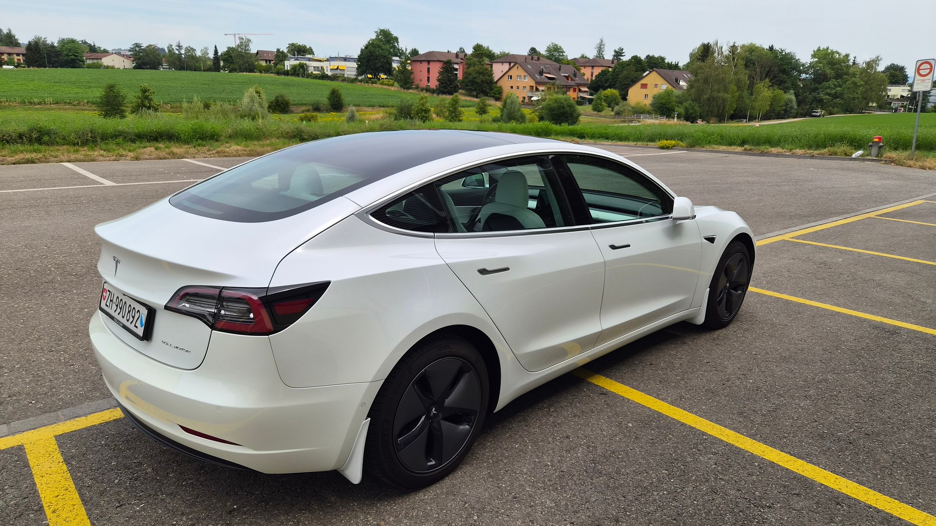 TESLA Model 3 Long Range Dual Motor AWD-image-4