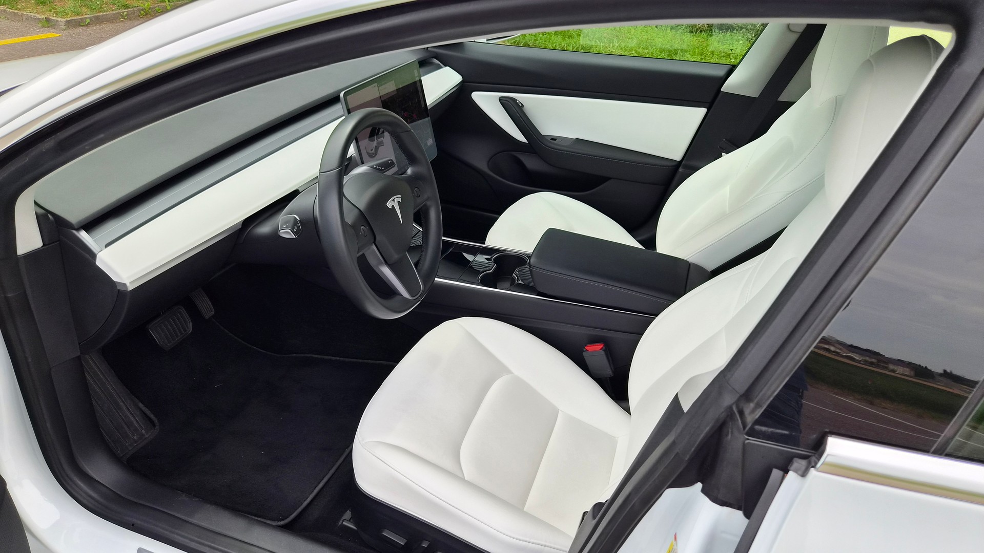 TESLA Model 3 Long Range Dual Motor AWD-image-9
